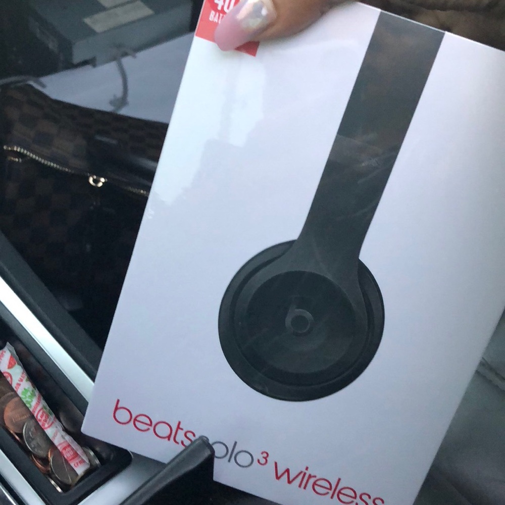 unopened beats solo 3 wireless matte black